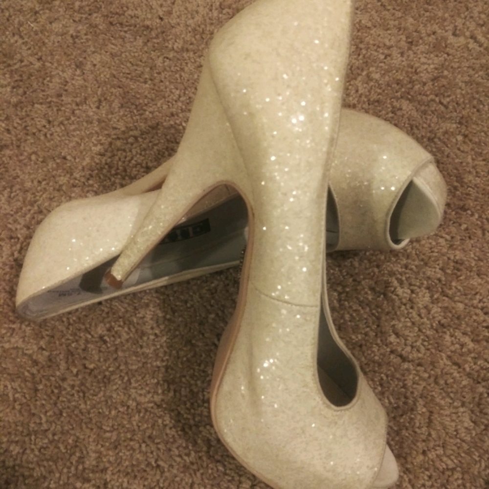 White by Vera Wang Peep Toe Pumps